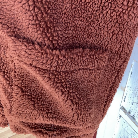 Elodie Nordstrom faux shearling rust brown, zip closure, pocket, collar jacket. - Picture 6 of 16